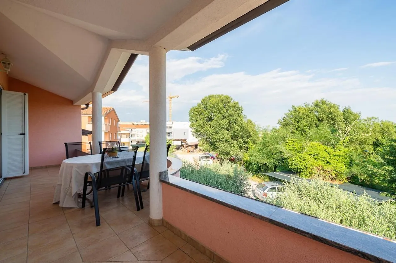 House With Apartments Dragica Umag Croatia