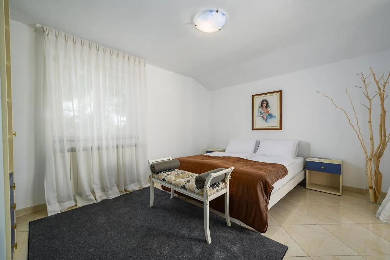 Guest house House With Apartments Dragica Umag Croatia