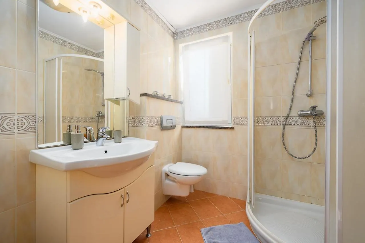 House With Apartments Dragica Umag Croatia